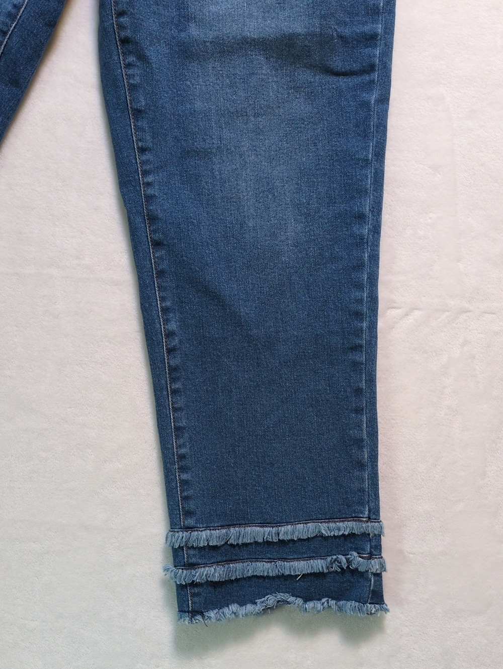Slim-Sation 5-Pocket Crop Jeans Stretch Pull On Fringe Blue Size 12 - Picture 7 of 16